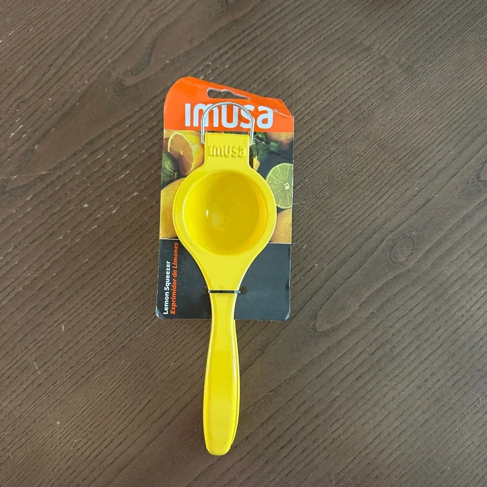 IMUSA Yellow Lemon Squeezer Cast Aluminum Manual Citrus Juicer Press BPA Free